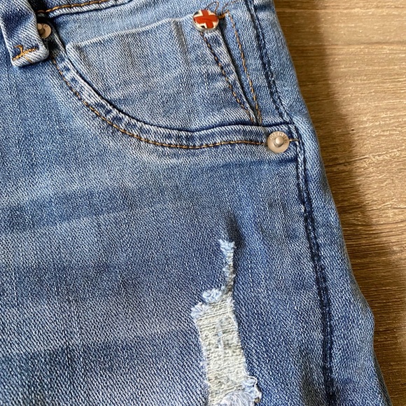 Hudson Jeans - Skinny Roll Cuff Crop Jeans - Picture 5 of 10